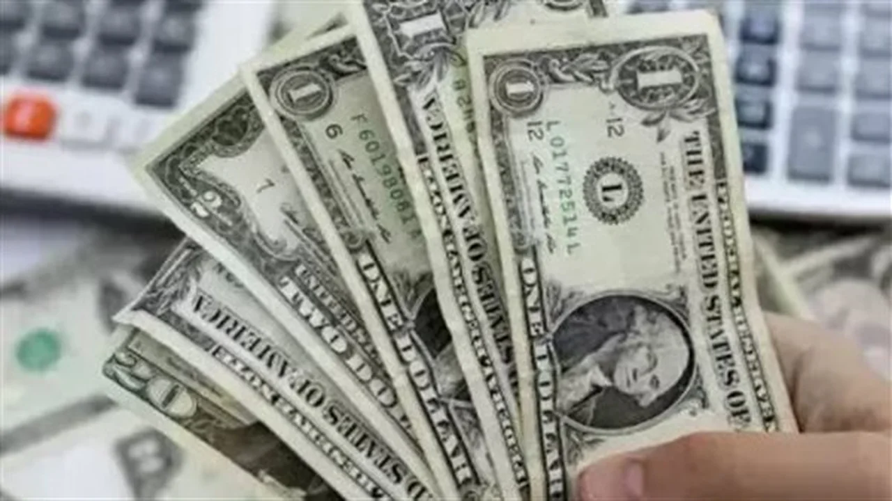 استقرار سعر الدولار.. مستويات صرف العملة الأمريكية أمام الجنيه داخل بنك CIB